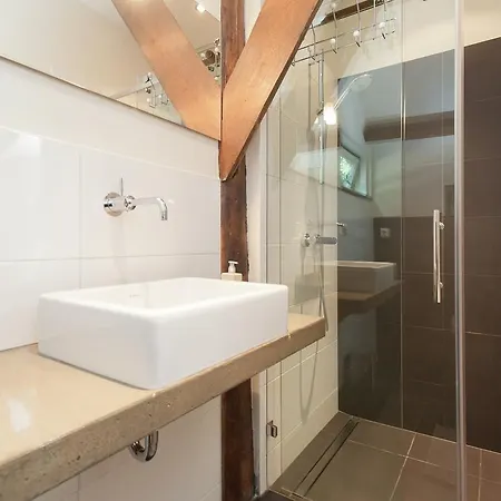 Lively Cabin Near Forest In Bergen דירה