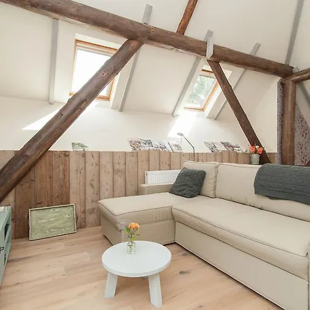 Lively Cabin Near Forest In Bergen סחורל